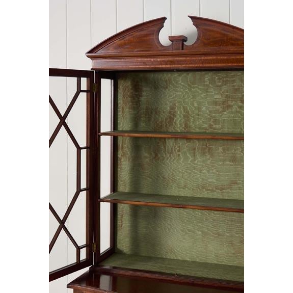 Edwardian Mahogany Inlaid Cabinet on Tapered Legs + Spade Feet (C. 1910) For Sale - Image 9 of 11