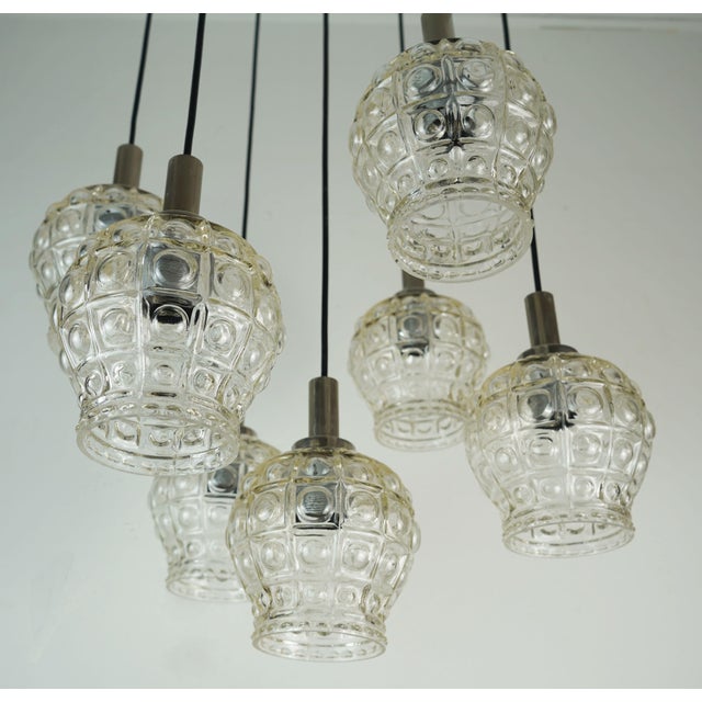 Mid-Century Cascade Pendant Light with 7 Shades in Bubble Glass and Chrome, 1960s For Sale - Image 4 of 13