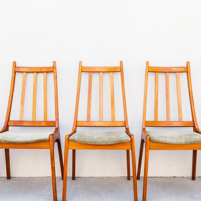 R. Huber & Co. Vintage Danish Modern Mid Century Teak Slat Back Dining Chairs For Sale - Image 4 of 15