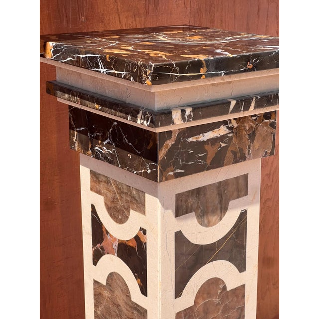 A Neoclassical Vintage Italian Marble Pedestal, 20Th Century For Sale - Image 12 of 12