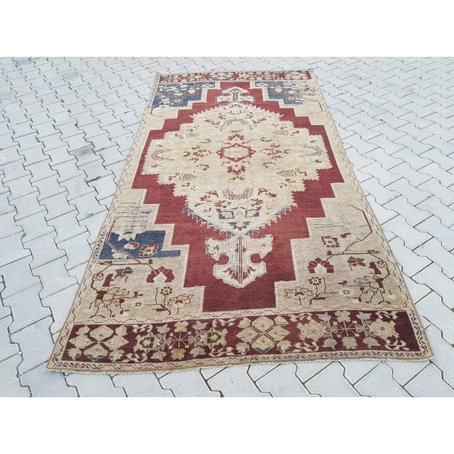 Vintage Central Anatolian 'Taspinar' Wool Turkish Area Rug 4'7" X 8'11" For Sale - Image 13 of 13