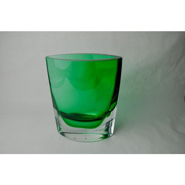 1980s Green Sommerso Vase in Murano Glass attributed to Seguso, Italy, 1980s For Sale - Image 5 of 8