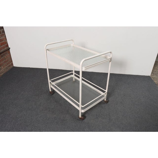 Mid-Century Modern Vintage Tamiami Two Tier Glass and White Enamel Metal Bar Cart by Brown Jordan For Sale - Image 3 of 16
