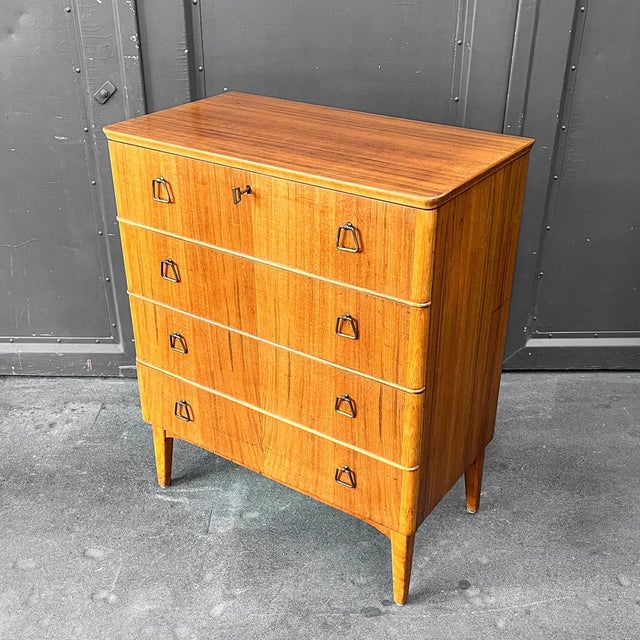 Mid-Century Chest of Drawers For Sale - Image 6 of 18