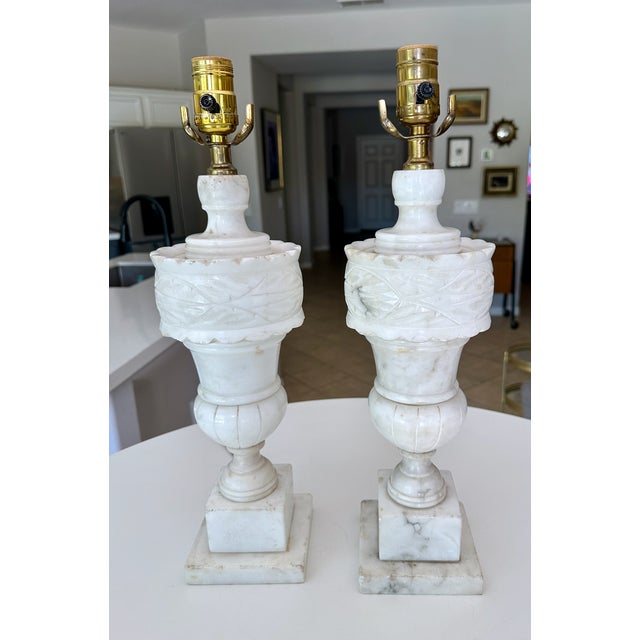 Italian Pair of 1950's Italian Neoclassic Alabaster Table Lamps For Sale - Image 3 of 18