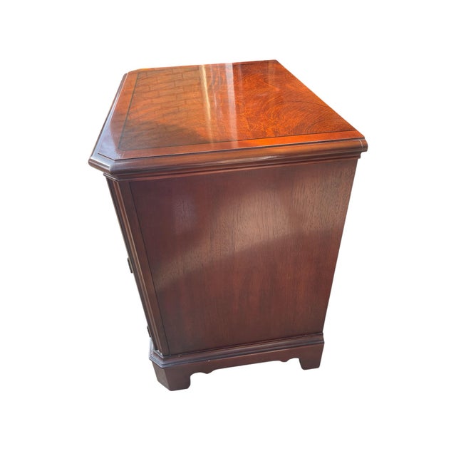 Chippendale Drexel Chippendale Collection Cherry Flame Mahogany Nightstand Pair For Sale - Image 3 of 5