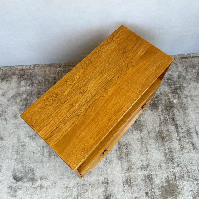 Windsor Elm Media Unit by Lucian Ercolani for Ercol, 1990s For Sale - Image 15 of 17
