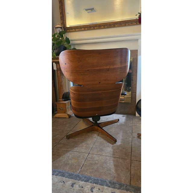 1960s Rare Early George Mulhauser for Plycraft "Mr. Chair" & Ottoman | Original Badge & Label | Sculptural Walnut Shell For Sale - Image 10 of 10