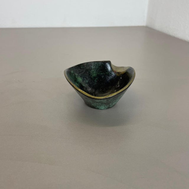 Small Organic Form Brass Ashtray from Carl Auböck, 1950s For Sale - Image 12 of 18