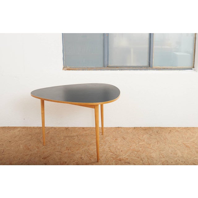 Three-Round Table Dining Table with Maple Frame and Wooden Top Covered with Black Linoleum by Max Bill for Horgen Glarus, 1949 For Sale - Image 14 of 15