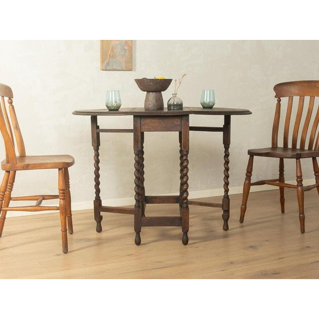 1920s Gateleg Table good workmanshiphigh-quality materialsMade in Germany Table Underside: 70.0 cm Width: 105 cm Height:...