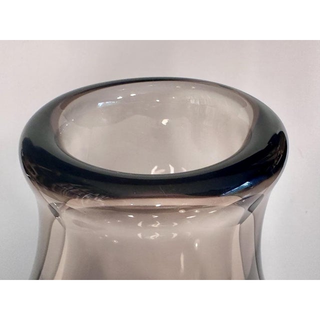 1950s Sculptural Bohemian Smoked Glass Vase by Miroslav Klinger for Zelezny Brod ZBS, Czechoslovakia, 1950s For Sale - Image 5 of 17