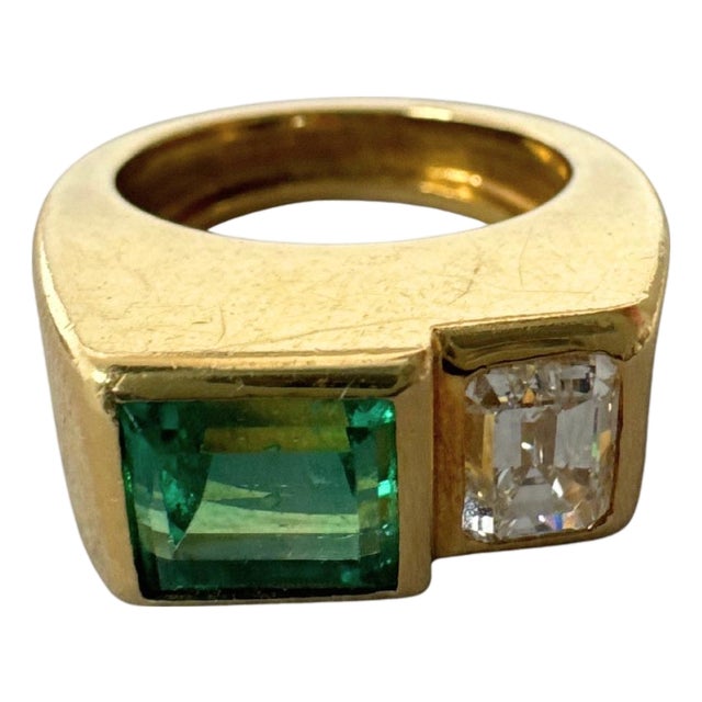 1.80 CTW Vintage Style Colombian Emerald & Diamond Ring 18k Yellow Gold, Size 3 For Sale