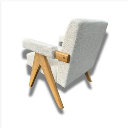 This mid-century modern chair upholstered in white bouquet is a real statement piece for your home. It is in like new...