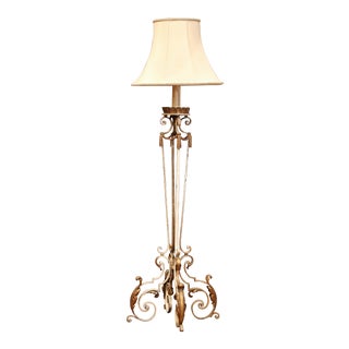 Early 20th Century French Beige Painted and Gilt Iron Floor Lamp With Shade For Sale