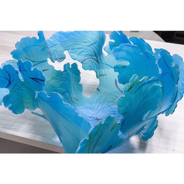 2000 - 2009 Janet Kelman Seafan Series Signed Contemporary Studio Glass Azure Blue Leaf Bowl For Sale - Image 5 of 8
