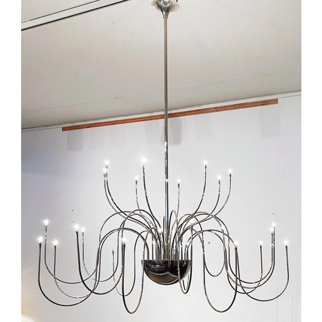 Large 24-arm ceiling chandelier -Brass, polished nickel-plated -Diameter 140 cm -24 x G4 sockets -Adjustable total height...