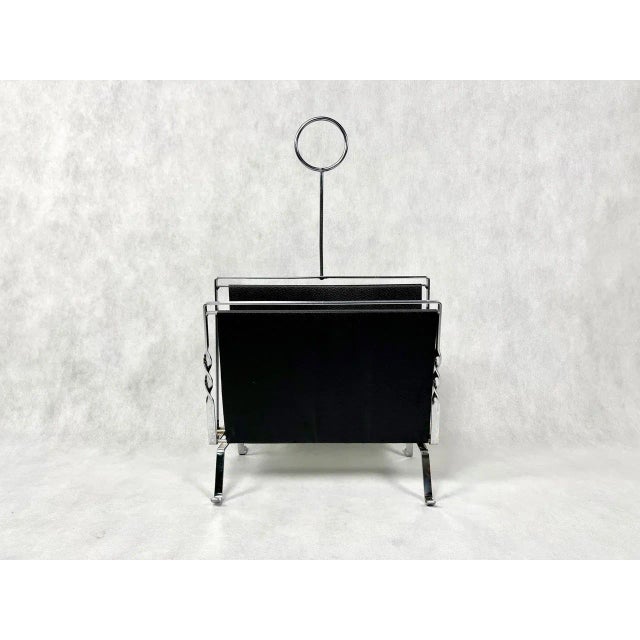 A newspaper produced in Germany, in the 70s, vinyl cartridge, steel structure. A newspaper preserved in very good condition.