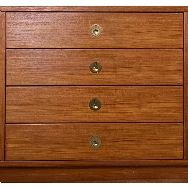 1970's D-Scan Captain Line Danish Modern Teak Nine Drawer Lowboy Dresser For Sale - Image 4 of 11