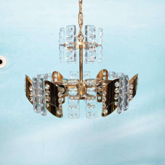 Height including ceiling rose 63 cm Height 31 cm Diameter 40 cm Up to 250V (Europe/UK Standard).The wiring of this item...