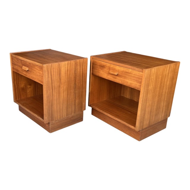 Restored 1960s Danish Modern Teak Nightstands – Pair of Scandinavian Bedside Tables For Sale - Image 4 of 15