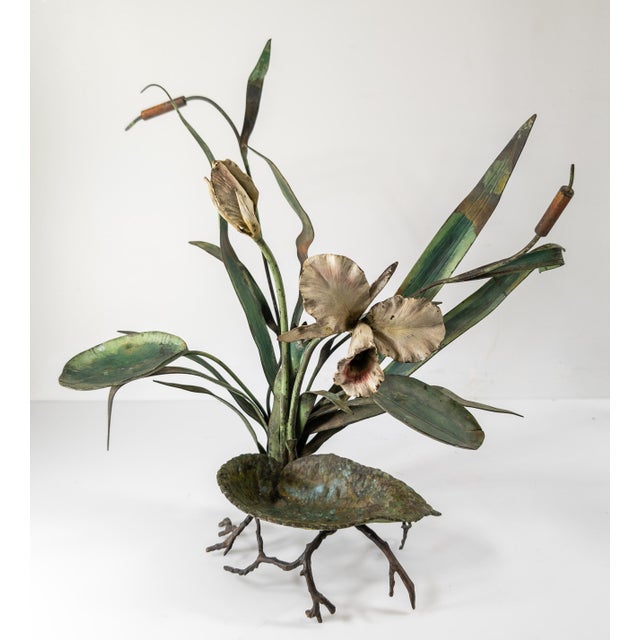 We are selling this gorgeous European cold painted and tole ware type centerpiece. This great centerpiece or decorative...