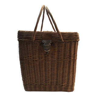 Vintage Picnic Wicker Basket With Leather Closure For Sale