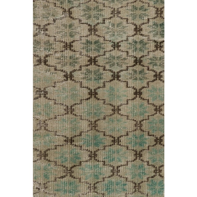 Vintage Turkish Runner Rug, Green and Beige With Geometric Patterns – Rug & Kilim For Sale In New York - Image 6 of 7