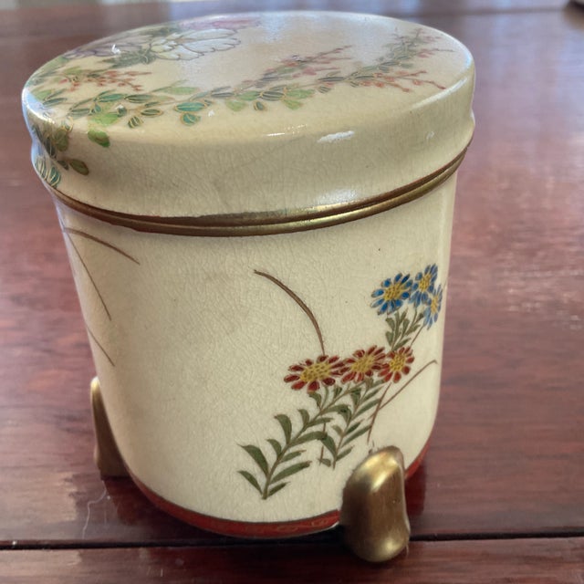 Late 19th Century Antique Satsuma Signed Small Lidded Tobacco Jar With Gold Feet For Sale - Image 5 of 7