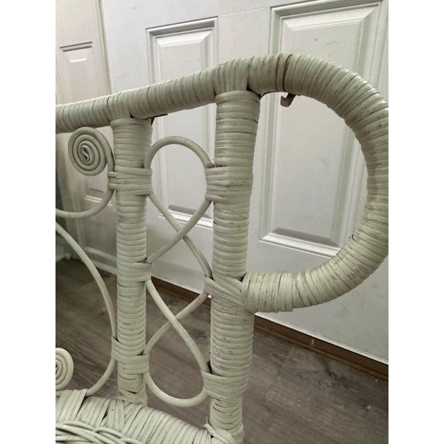 1960s Vintage White Wicker Peacock Backed Fiddlehead Chair For Sale - Image 9 of 10