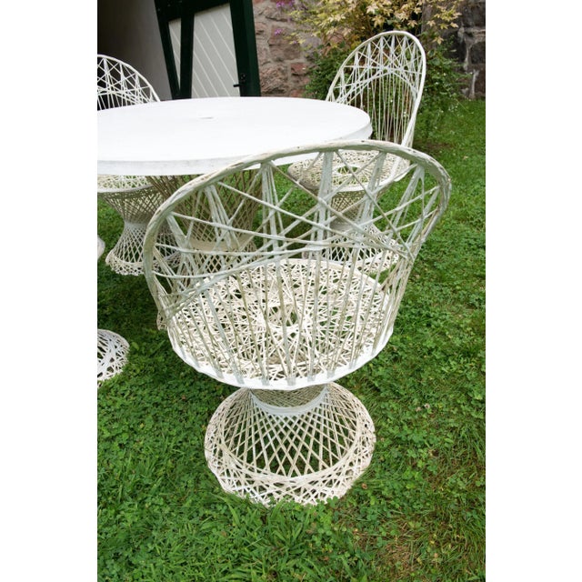 1960s Russell Woodard Four Chairs & Round Table of Spun Fiberglass - Set of 5 For Sale In New York - Image 6 of 13