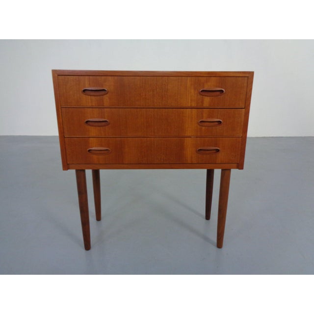Small Danish teak chest of drawers by Arne Vodder with 3 drawers from the 1960s. The legs are detachable. I have official...