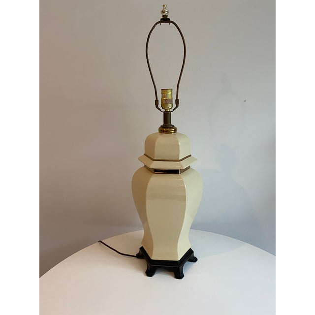 Vintage Oriental Style Porcelain Cream Table Lamp With Wooden Base For Sale - Image 4 of 4