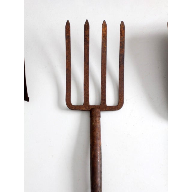 Farmhouse Vintage Garden Tool Set For Sale - Image 3 of 16