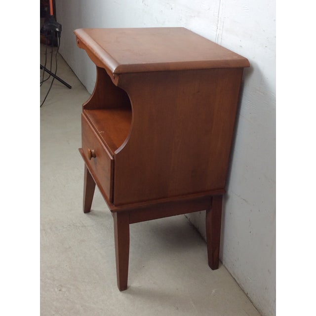 Mid Century Colonial Revival Solid Maple Nightstand With Drawer and Tall Tapered Legs For Sale - Image 10 of 15