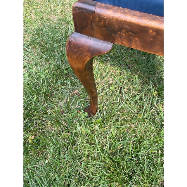 Set of 6 Vintage Custom Bench-Made Queen Anne Walnut Dining Chairs With Burl Details For Sale In Washington DC - Image 6 of 6