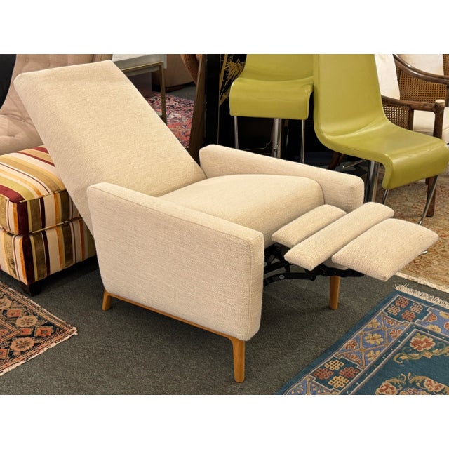 Design Plus Gallery presents the Flight Recliner from Design Within Reach. This crowd-pleasing favorite chair is a sleek,...