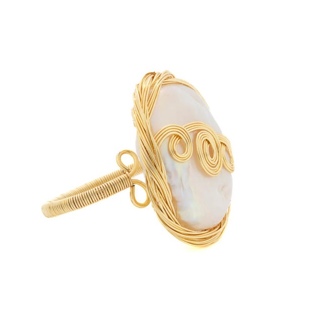 Cleopatra Gold Spiral Design Pearl Ring, Size 8 For Sale - Image 4 of 7
