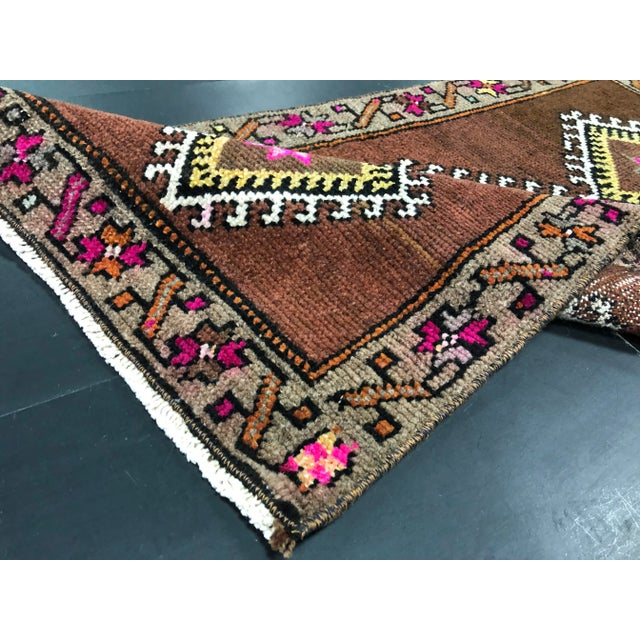 1960s Geometric Design Turkish Vintage Small Rug 1′6″ × 2′11″ For Sale - Image 5 of 6