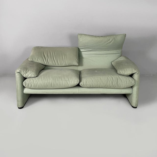 Modern Italian Maralunga Sofa by Vico Magistretti for Cassina, 1970s For Sale - Image 3 of 18