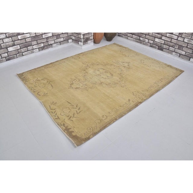 Textile Oushak Vintage Low Pile Vintage Rug For Sale - Image 7 of 10