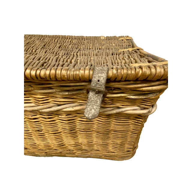 1930s 1930s French Wicker Trunk For Sale - Image 5 of 12