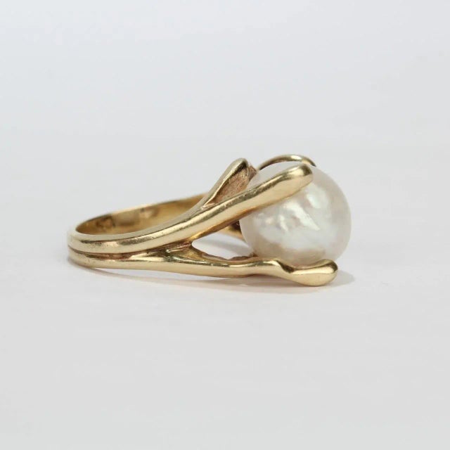Vintage Modernist Gold and Baroque Pearl Cocktail Ring Size 6.25 For Sale In Philadelphia - Image 6 of 9