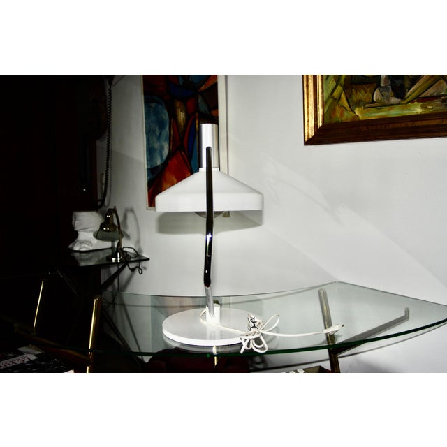 Rare white version with a very simple and functional design; numerous joints allow for great flexibility; heavy base...