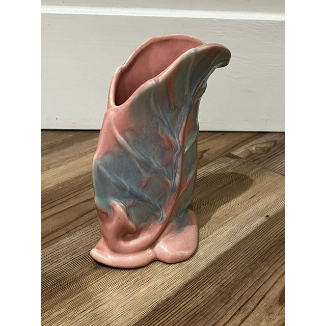 Vintage Royal Haeger Pink and Blue Pastel Ceramic Leaf Vase For Sale In New York - Image 6 of 7