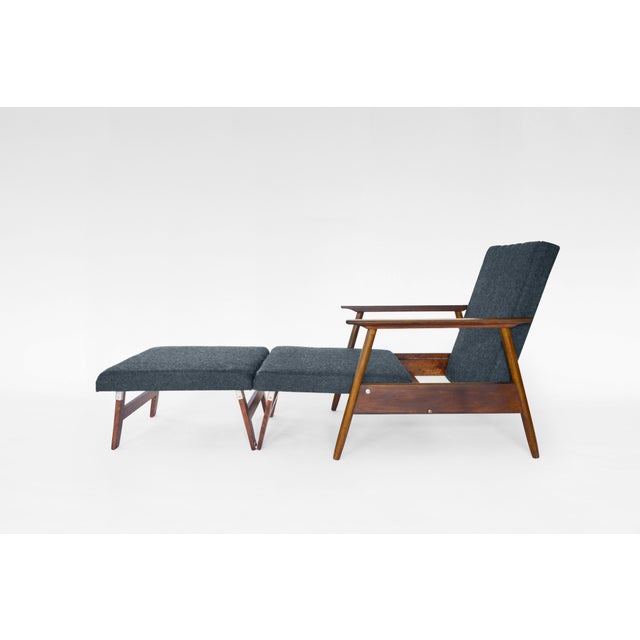 Mid-Century Modern Vintage Convertible Sleeping Armchair by Valerija Ema Cukermanienė for Vilniaus Baldų Kombinatas, 1960s For Sale - Image 3 of 7