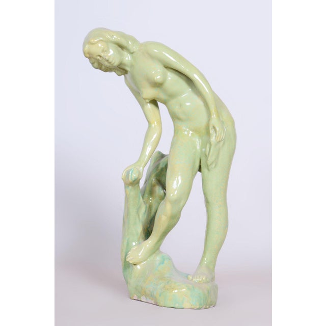 This charming ceramic statuette of a female nude dates back to the 1940s and represents a typical example of period...