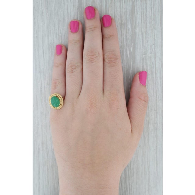 Gold Green Chrysoprase Oval Cabochon Solitaire Ring 14k Yellow Gold Size 5.75 For Sale - Image 8 of 8