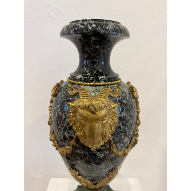 Ornamental Vase in Green Marble and Gilded Bronze, France, 1800s For Sale - Image 5 of 18