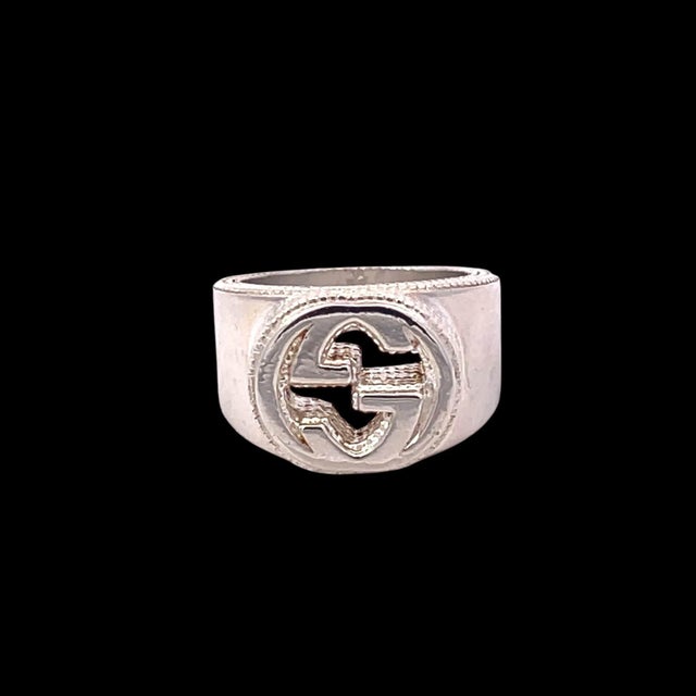 1990s 1990s Gucci Estate Sterling Silver Ring Size 8.5, 15 mm Height 17.9 Grams For Sale - Image 5 of 7